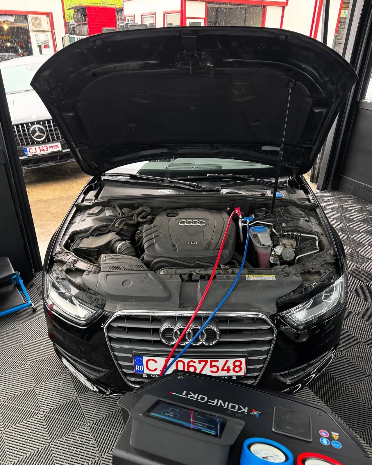 Audi A4 | Reîncărcare freon Cluj-Napoca Reîncărcare freon Audi A4 în Cluj-Napoca la Quik Detailing (gaz R134a)