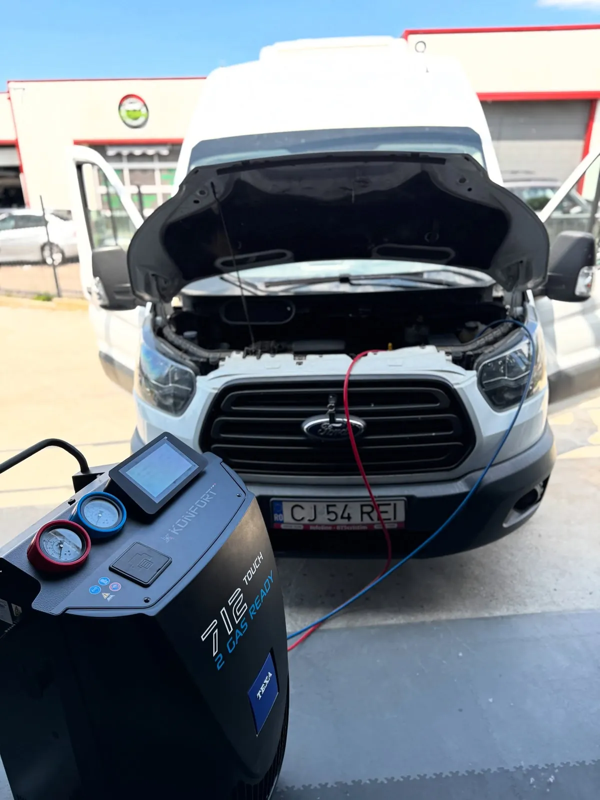 Ford Transit | Reîncărcare freon Cluj-Napoca Reîncărcare freon Ford Transit în Cluj-Napoca la Quik Detailing (gaz R134a)