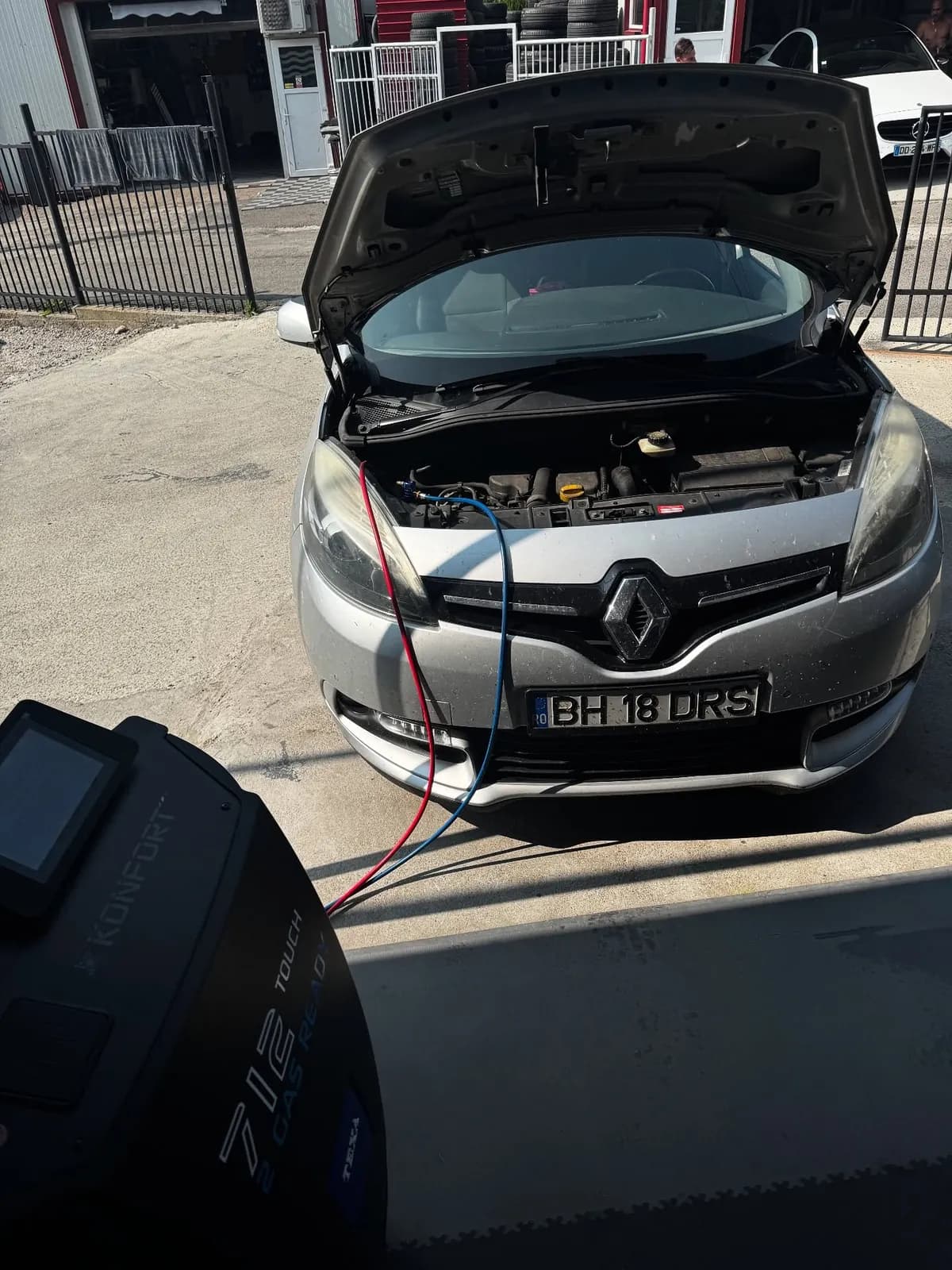 Renault | Reîncărcare freon Cluj-Napoca Reîncărcare freon Renault în Cluj-Napoca la Quik Detailing (gaz R134a)